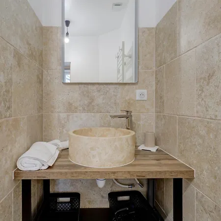 Holiday home La Clouterie - Face Au Ruisseau Piscine Privee Remilly-Aillicourt